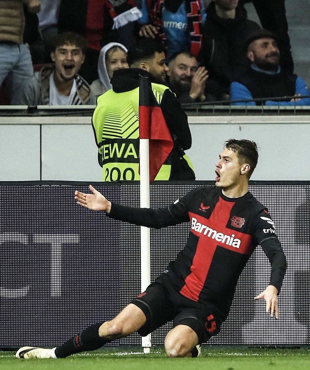 勒沃库森队临结束前逆转比分