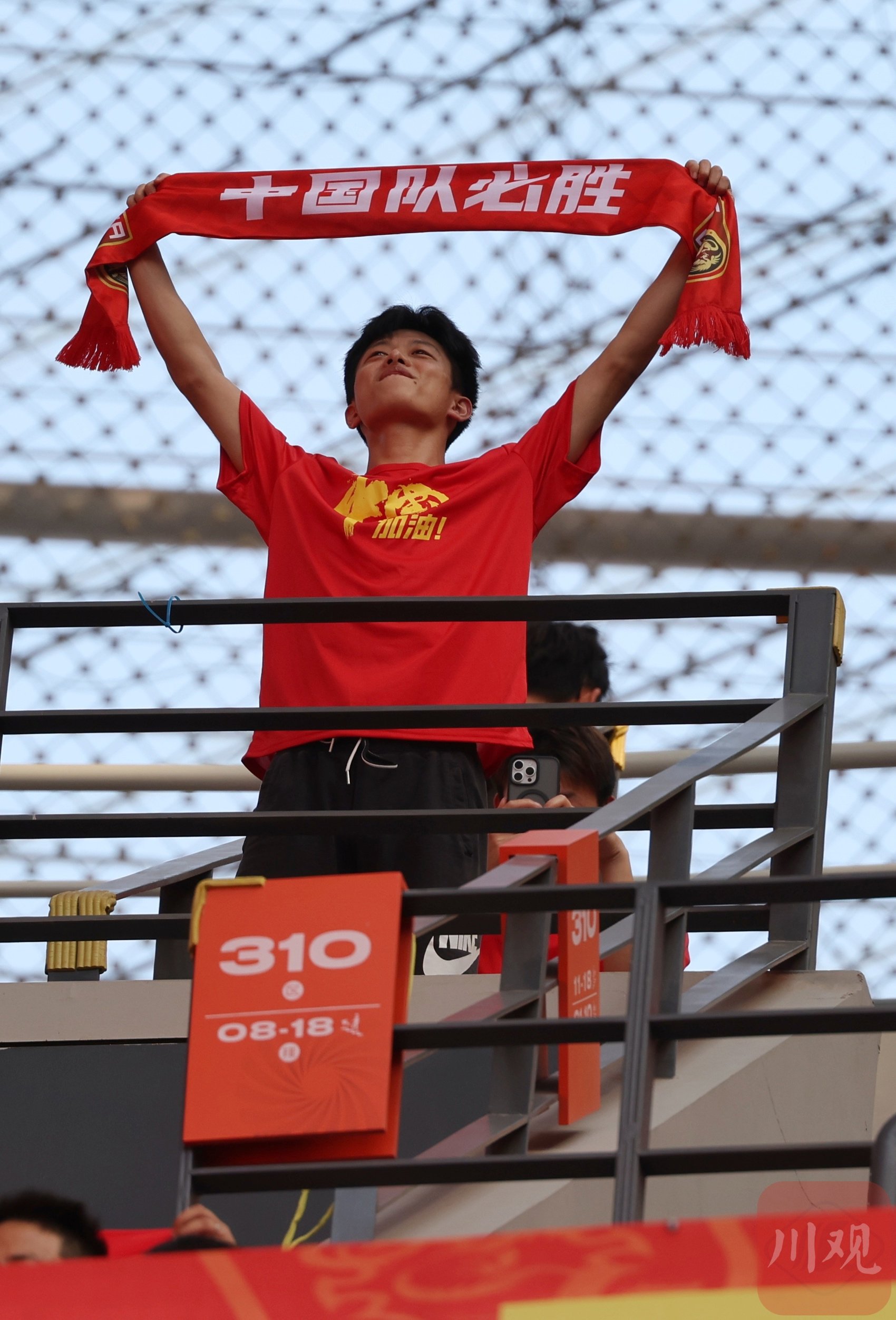 熊猫直播平台-令人瞩目的进球精彩集锦，球队表现亮眼笑逐颜开