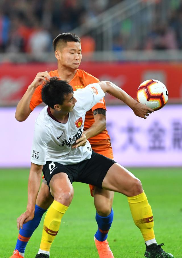 足球焦点：哈尔滨毅腾主场负于山东鲁能，遭受失利