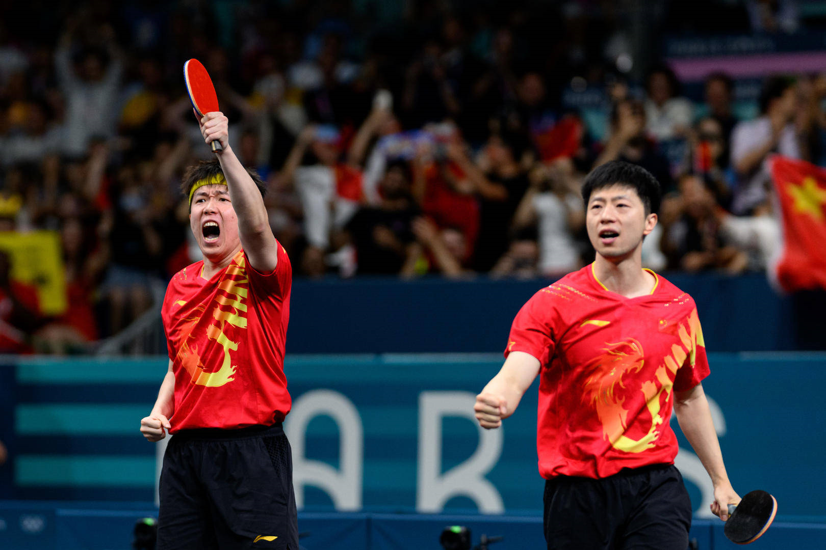 中国乒乓球队逆转日本乒乓球队，马龙完成帽子戏法