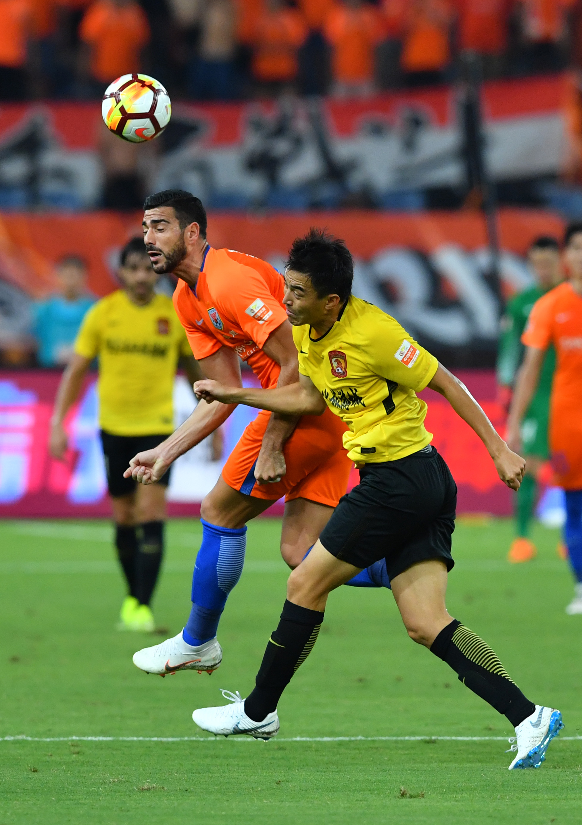 熊猫直播-鲁能主场不敌广州恒大，遭遇失利