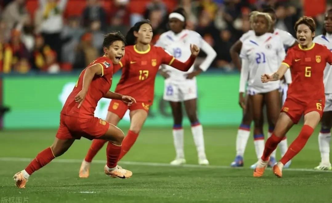 中国女足主场战胜挪威队，展现实力
